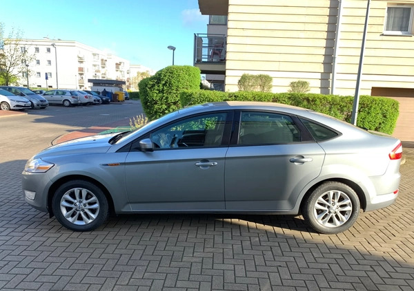 Ford Mondeo cena 18000 przebieg: 297879, rok produkcji 2010 z Warszawa małe 46